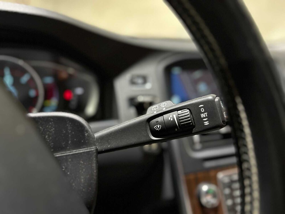 Volvo V60 2.4 D6 AWD Plug-In Hybrid Summum 286pk 2014, 4-TJX-19