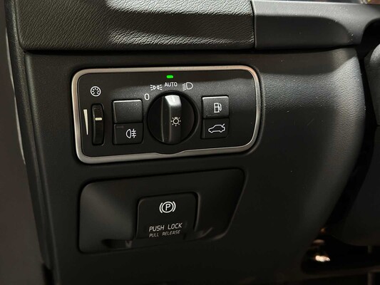 Volvo V60 2.4 D6 AWD Plug-In Hybrid Summum 286hp 2014, 4-TJX-19