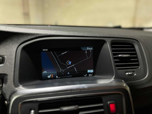Volvo V60 2.4 D6 AWD Plug-In Hybrid Summum 286hp 2014, 4-TJX-19