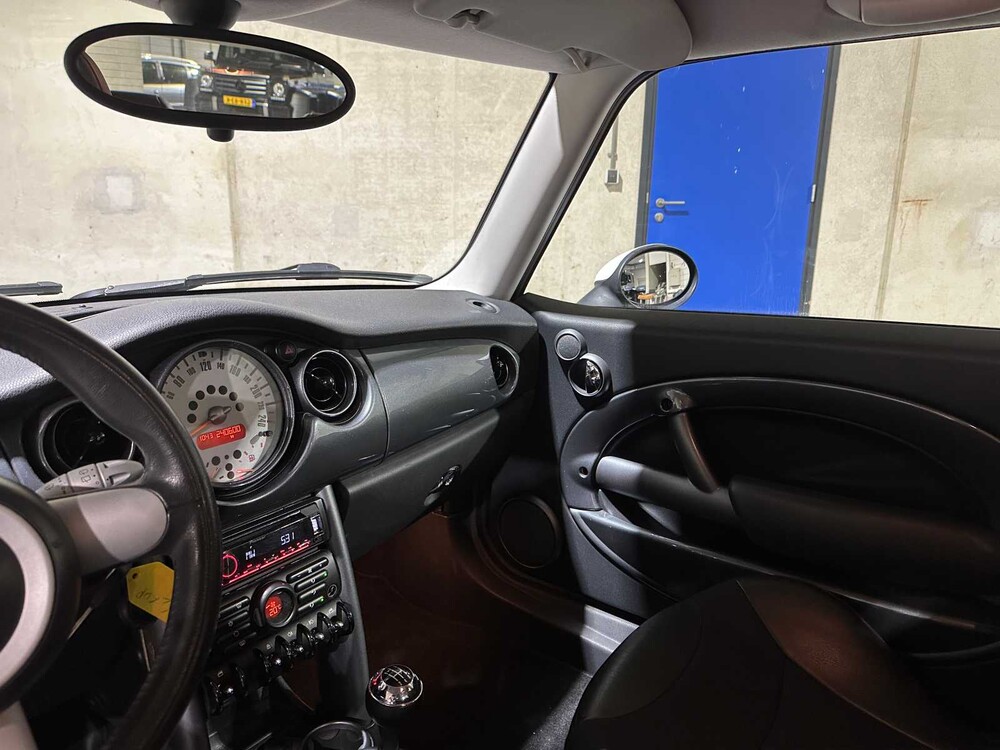 Mini 1.6 Cooper RC31 116pk 2004, ZB-260-B