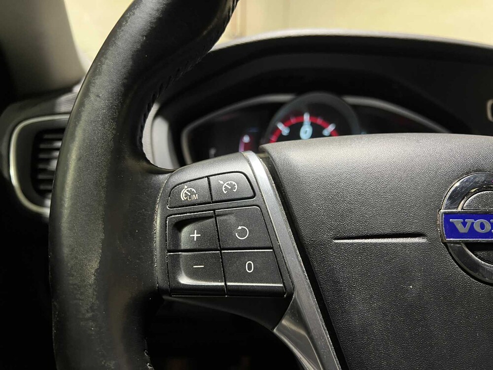 Volvo V40 2.0 D2 Momentum 120pk 2015, GH-539-N