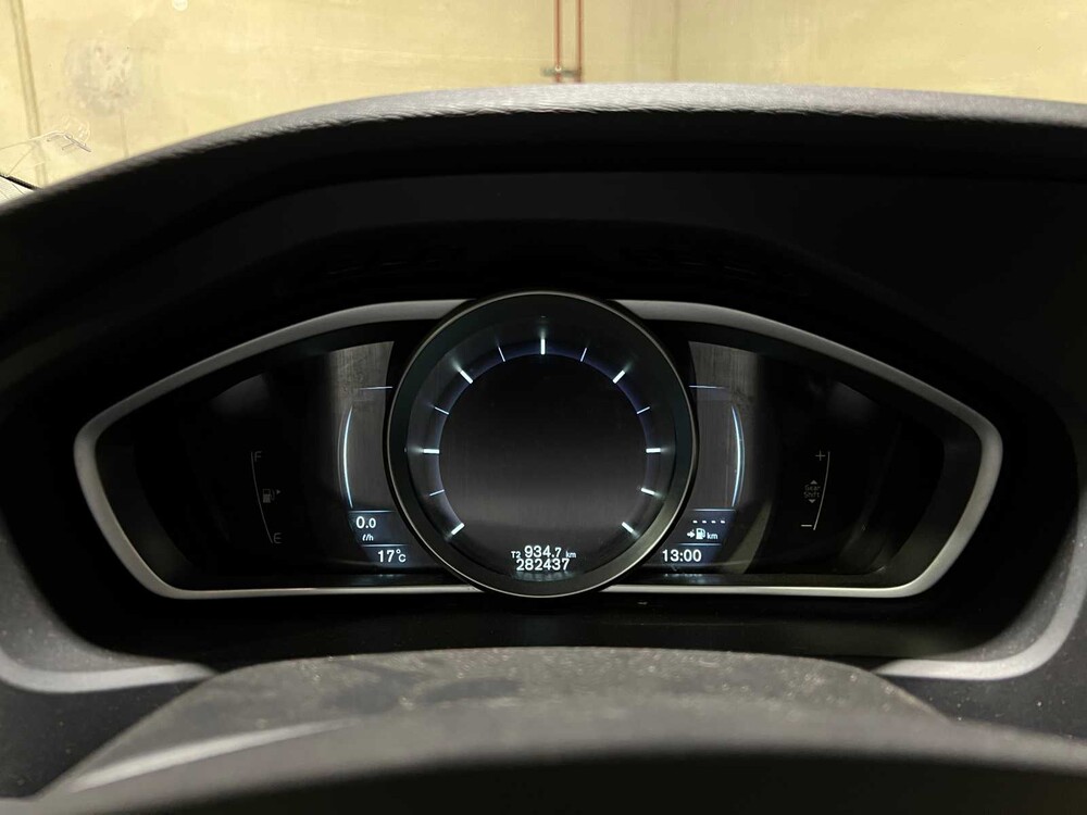 Volvo V40 2.0 D2 Momentum 120pk 2015, GH-539-N