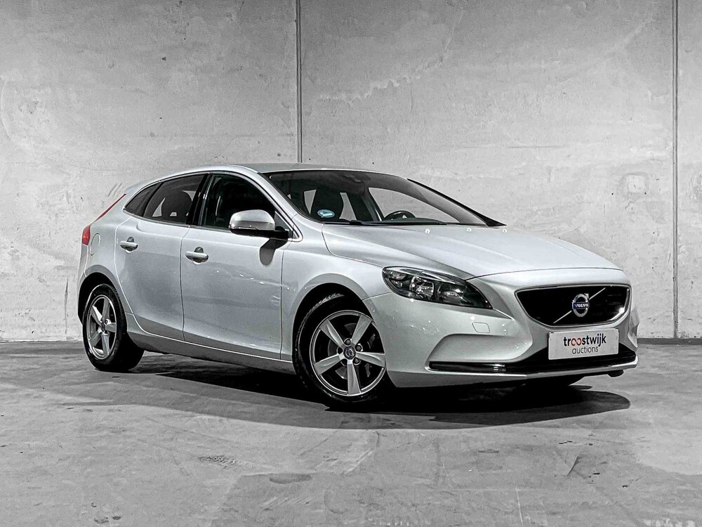 Volvo V40 2.0 D2 Momentum 120pk 2015, GH-539-N