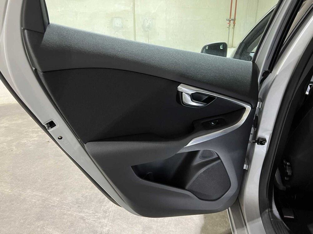 Volvo V40 2.0 D2 Momentum 120pk 2015, GH-539-N