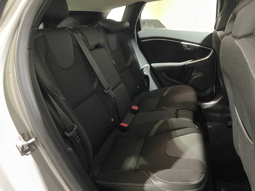 Volvo V40 2.0 D2 Momentum 120pk 2015, GH-539-N