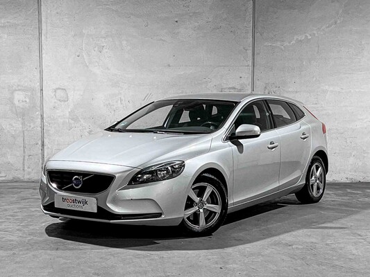 Volvo V40 2.0 D2 Momentum 120hp 2015, GH-539-N