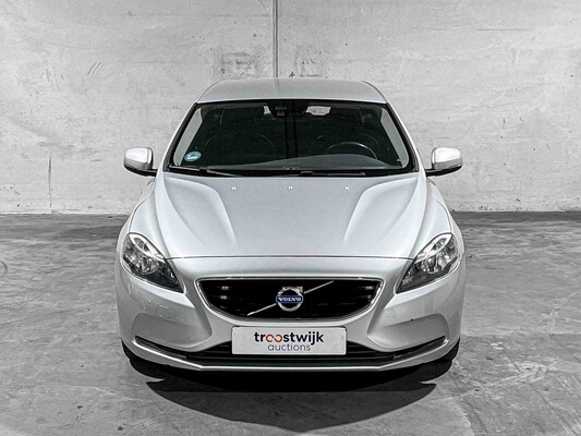 Volvo V40 2.0 D2 Momentum 120hp 2015, GH-539-N