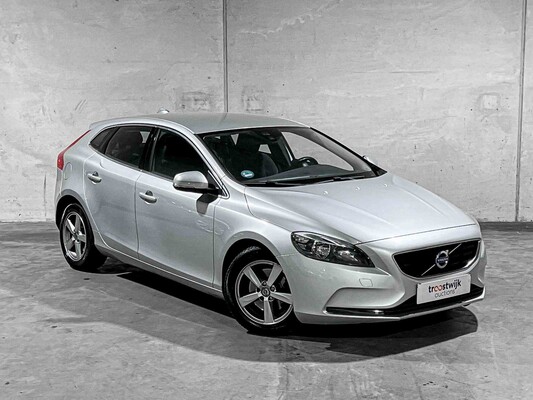 Volvo V40 2.0 D2 Momentum 120hp 2015, GH-539-N