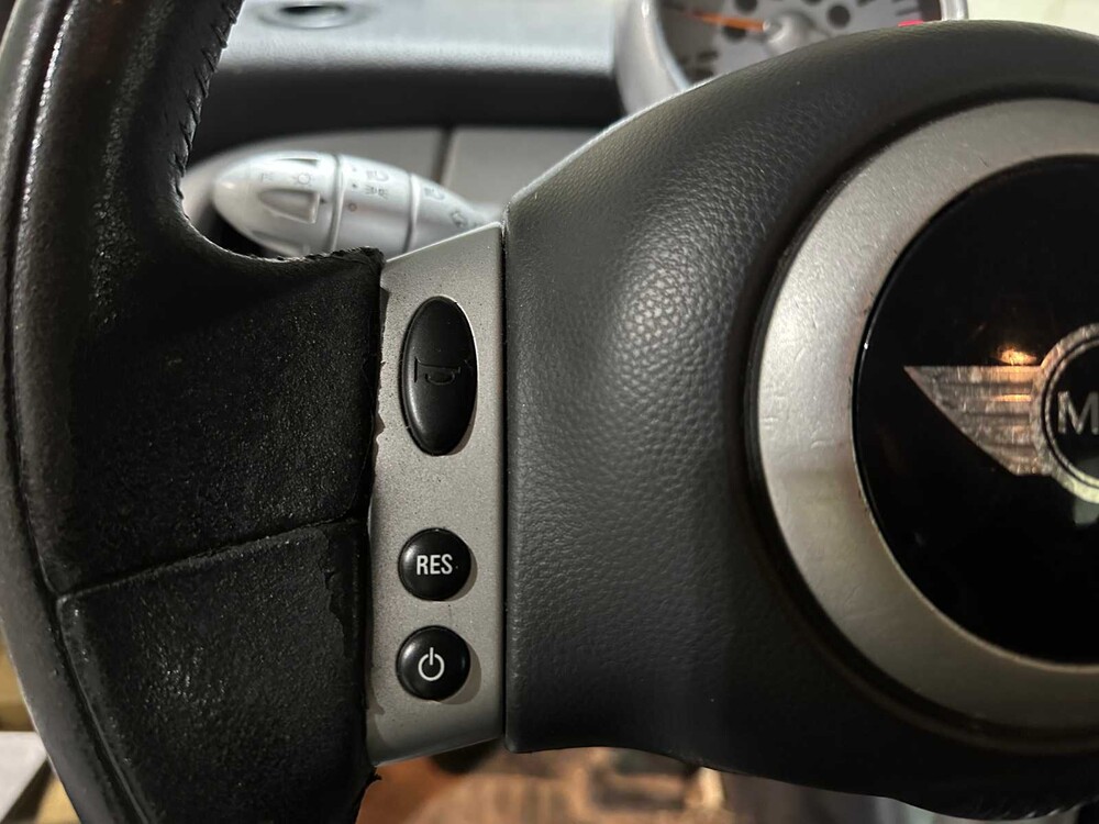 Mini 1.6 Cooper Pepper 116pk 2003, 68-LV-NN 