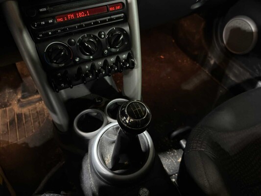 Mini 1.6 Cooper Pepper 116hp 2003, 68-LV-NN