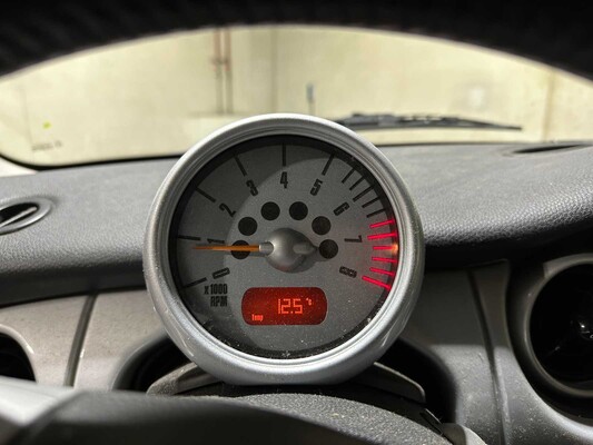 Mini 1.6 Cooper Pepper 116hp 2003, 68-LV-NN
