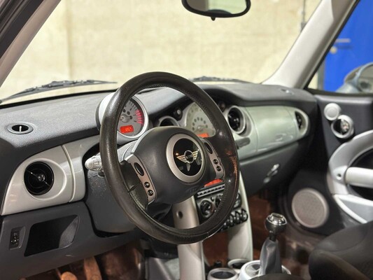 Mini 1.6 Cooper Pepper 116hp 2003, 68-LV-NN