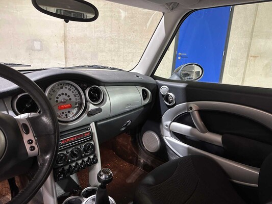 Mini 1.6 Cooper Pepper 116hp 2003, 68-LV-NN