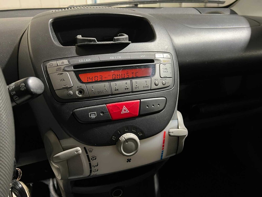 Toyota Aygo 1.0-12V 68pk 2006, 69-SV-DF