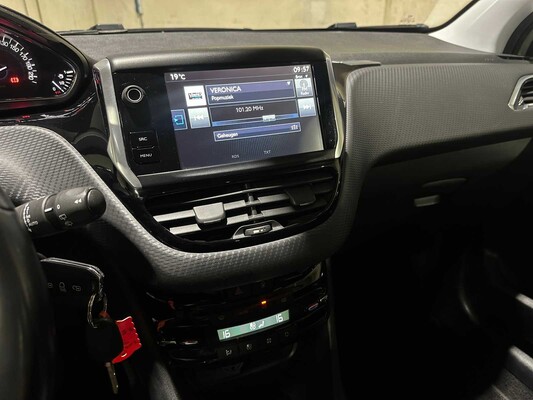Peugeot 208 1.6 BlueHDi Blue Lease Premium 99hp 2015, HS-789-P