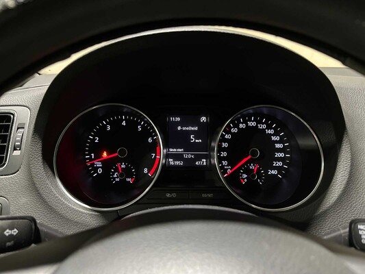 Volkswagen Polo 1.2 TSI Comfortline 90hp 2016, J-776-VR
