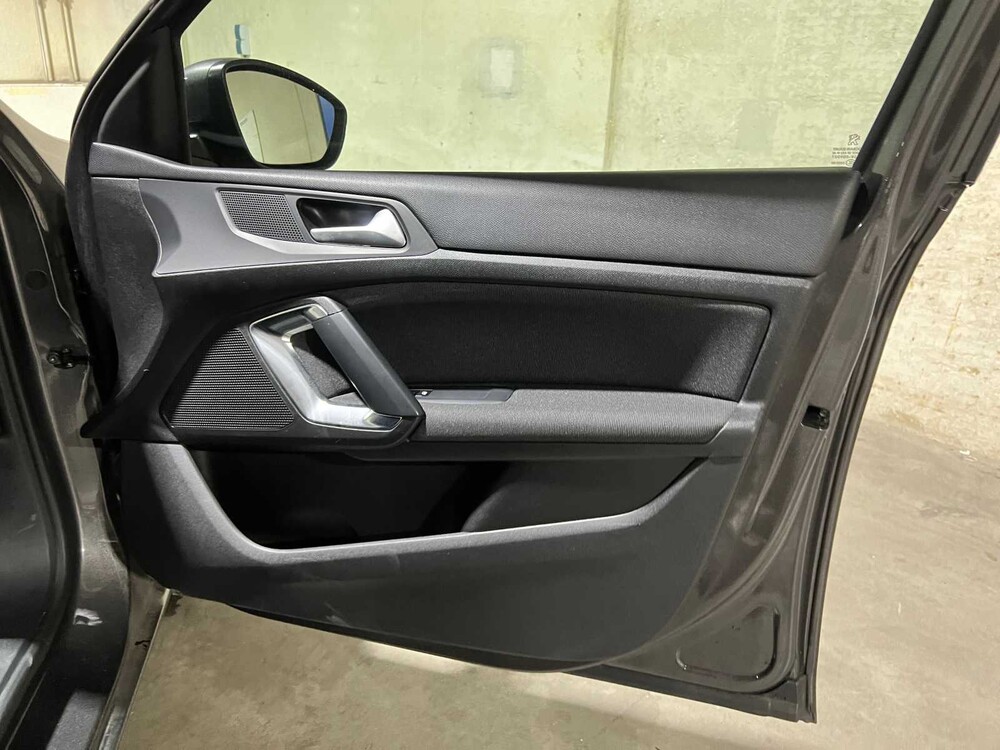 Peugeot 308 SW 1.2 PureTech Blue Lease Executive 110hp 2020, G-378-ST