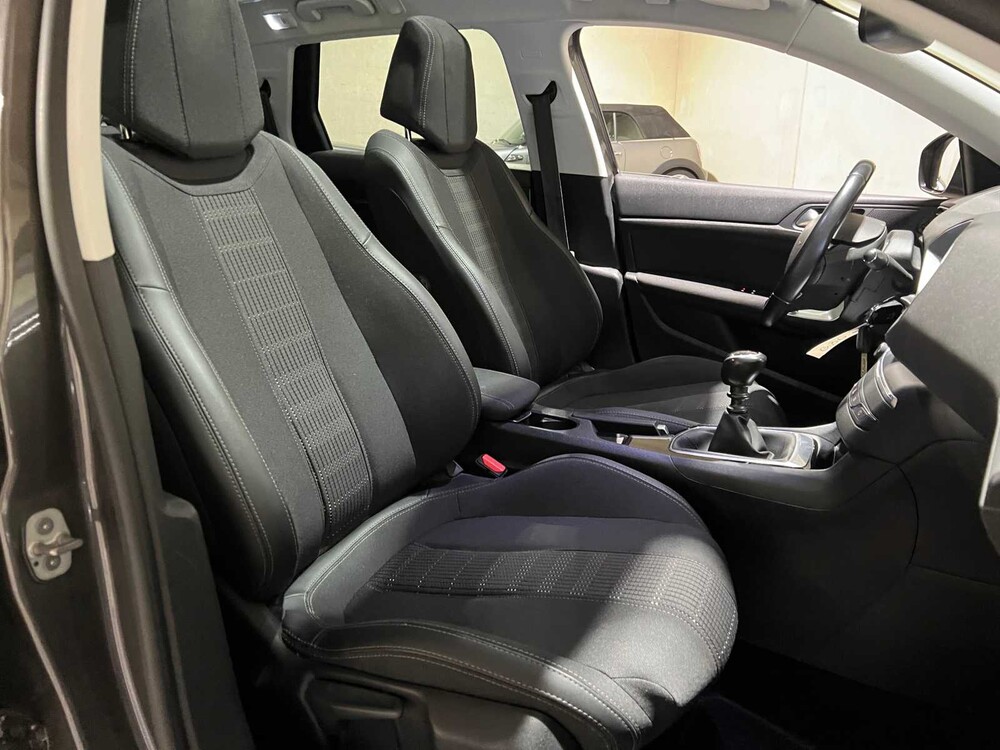 Peugeot 308 SW 1.2 PureTech Blue Lease Executive 110hp 2020, G-378-ST