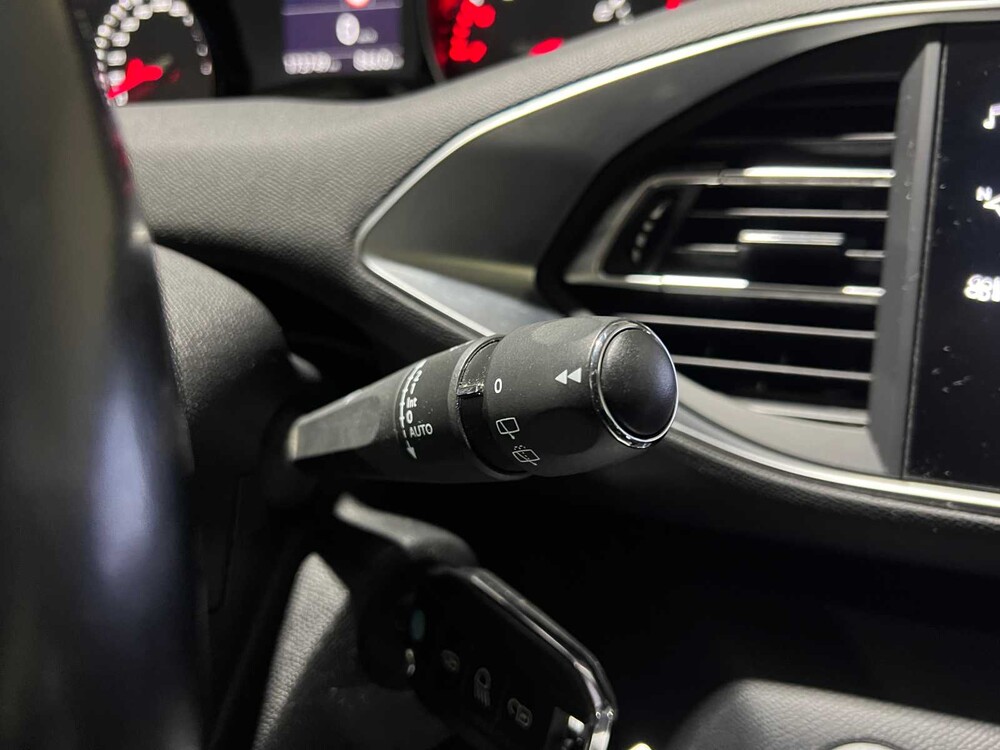 Peugeot 308 SW 1.2 PureTech Blue Lease Executive 110hp 2020, G-378-ST