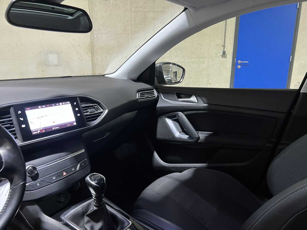 Peugeot 308 SW 1.2 PureTech Blue Lease Executive 110hp 2020, G-378-ST