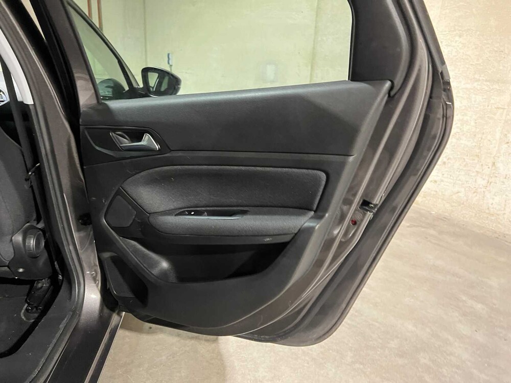 Peugeot 308 SW 1.2 PureTech Blue Lease Executive 110hp 2020, G-378-ST