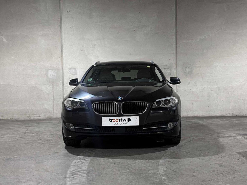 BMW 528i Touring High Executive 258hp 2011 5-Series, 55-PFG-7