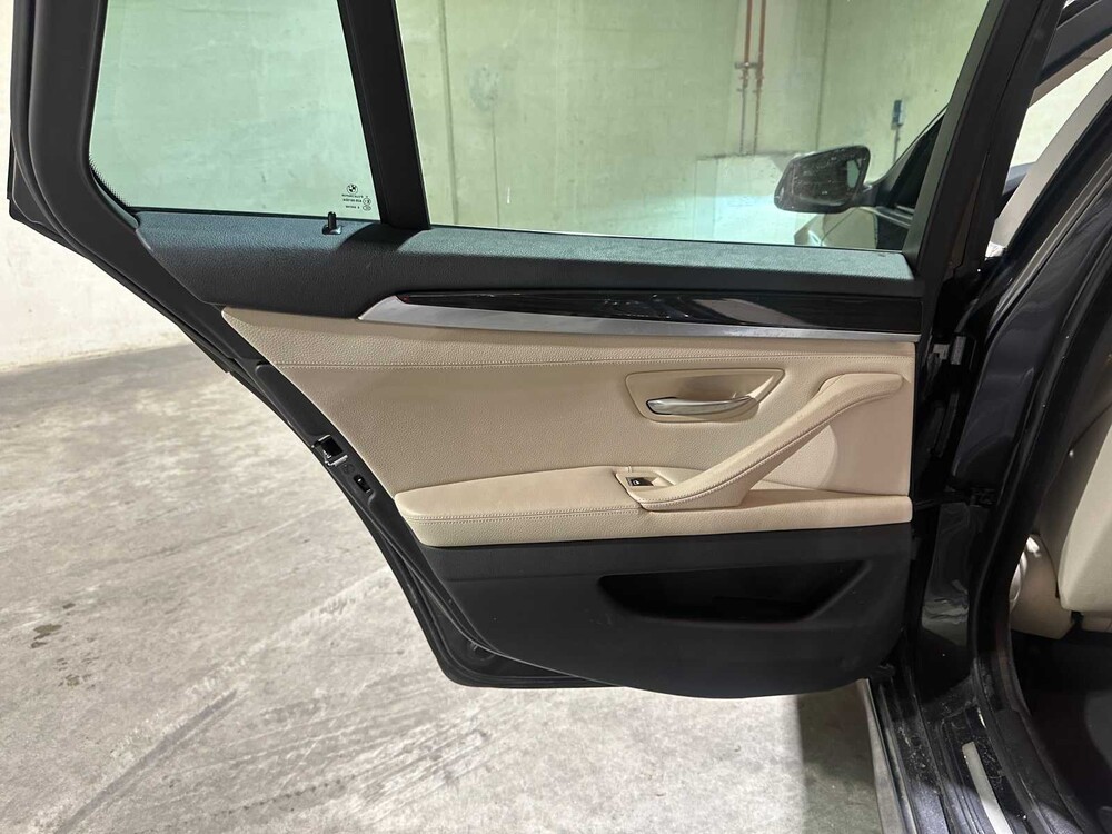 BMW 528i Touring High Executive 258hp 2011 5-Series, 55-PFG-7