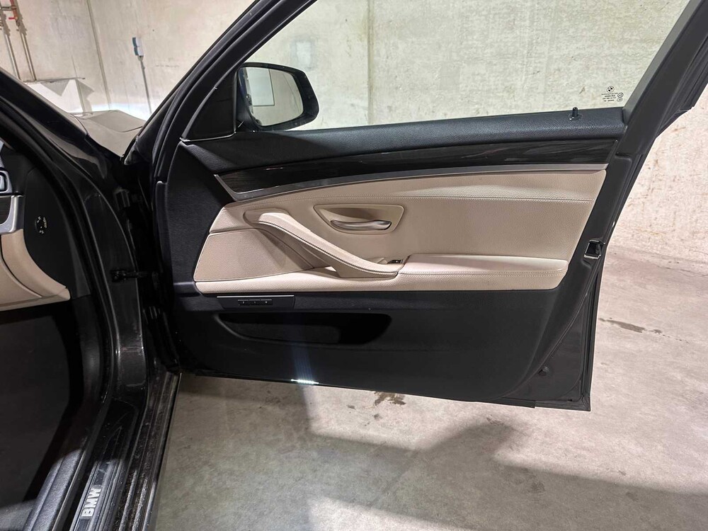 BMW 528i Touring High Executive 258hp 2011 5-Series, 55-PFG-7