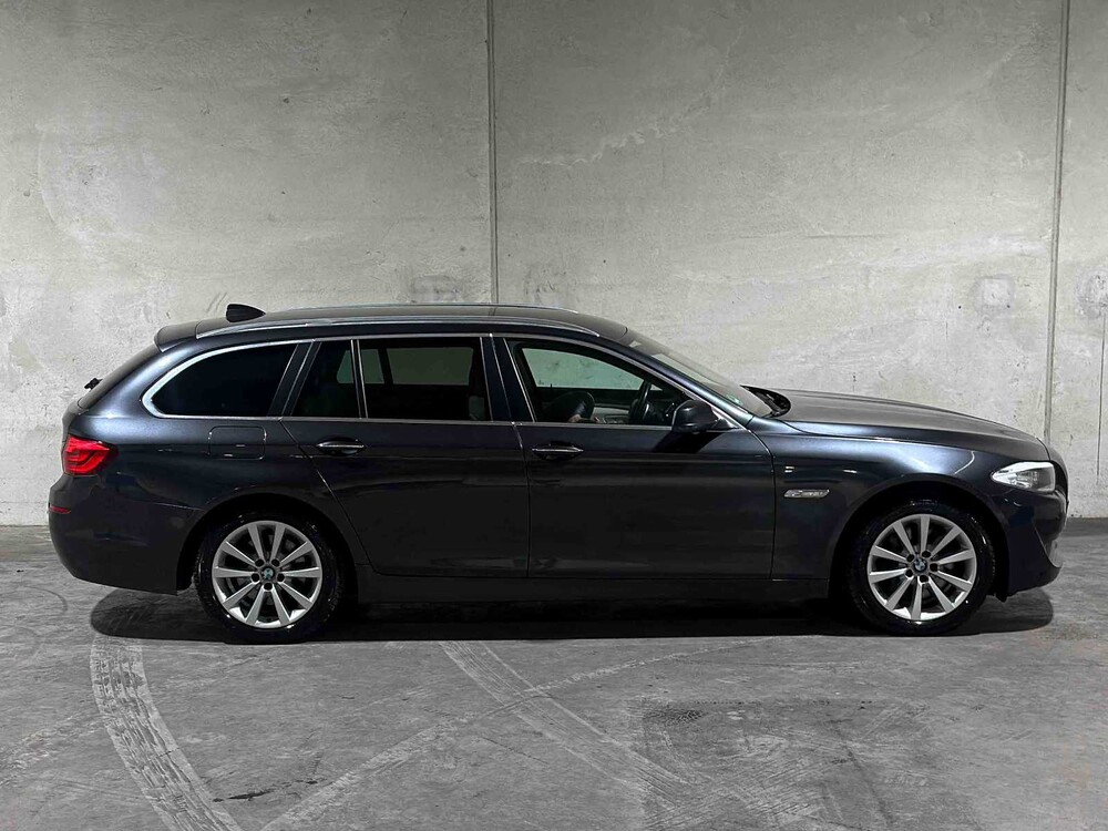BMW 528i Touring High Executive 258hp 2011 5-Series, 55-PFG-7