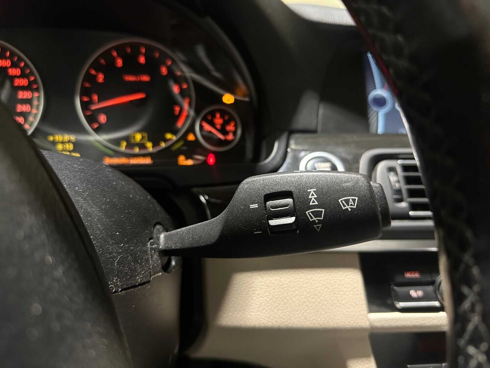 BMW 528i Touring High Executive 258hp 2011 5-Series, 55-PFG-7