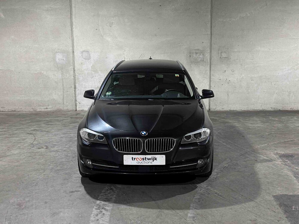 BMW 528i Touring High Executive 258hp 2011 5-Series, 55-PFG-7