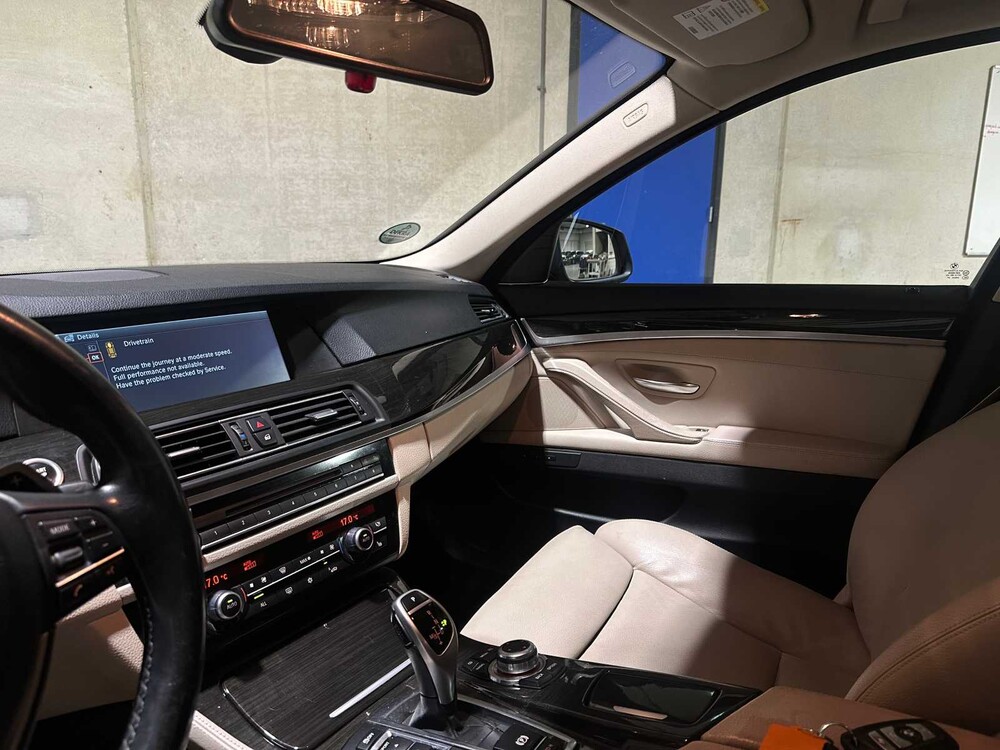 BMW 528i Touring High Executive 258hp 2011 5-Series, 55-PFG-7