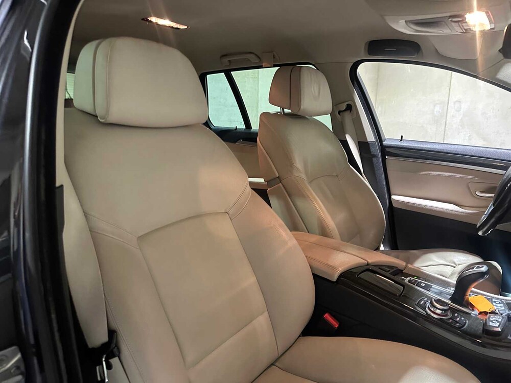 BMW 528i Touring High Executive 258hp 2011 5-Series, 55-PFG-7