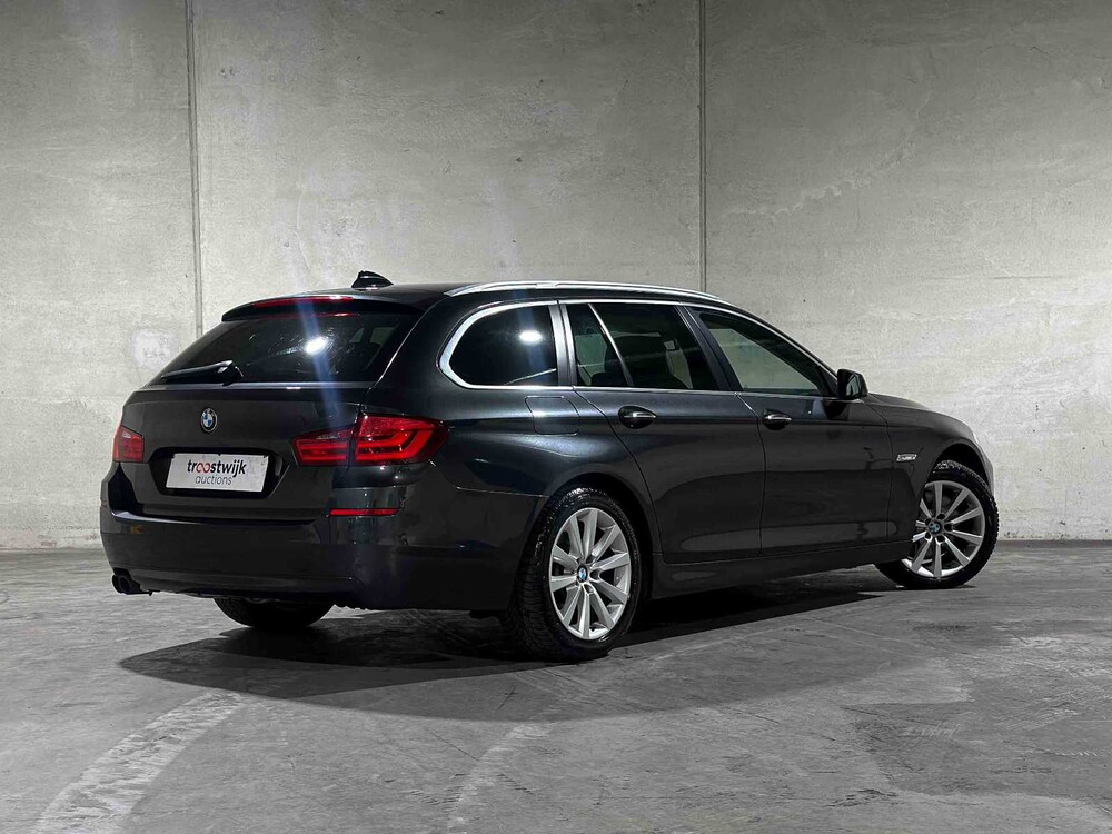 BMW 528i Touring High Executive 258hp 2011 5-Series, 55-PFG-7