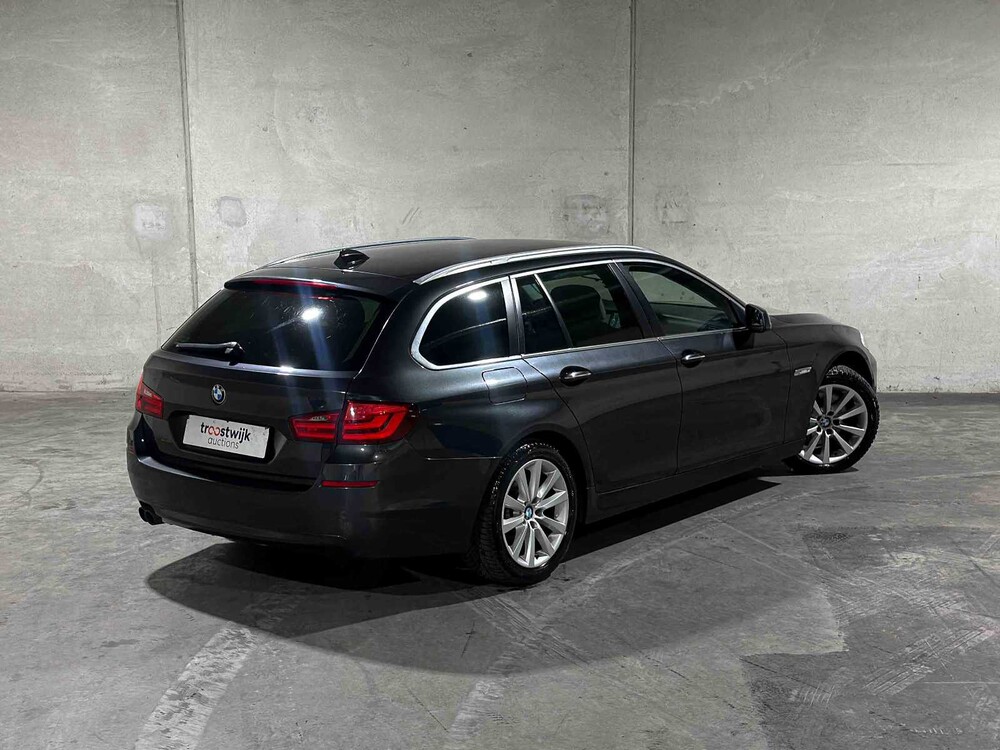 BMW 528i Touring High Executive 258hp 2011 5-Series, 55-PFG-7