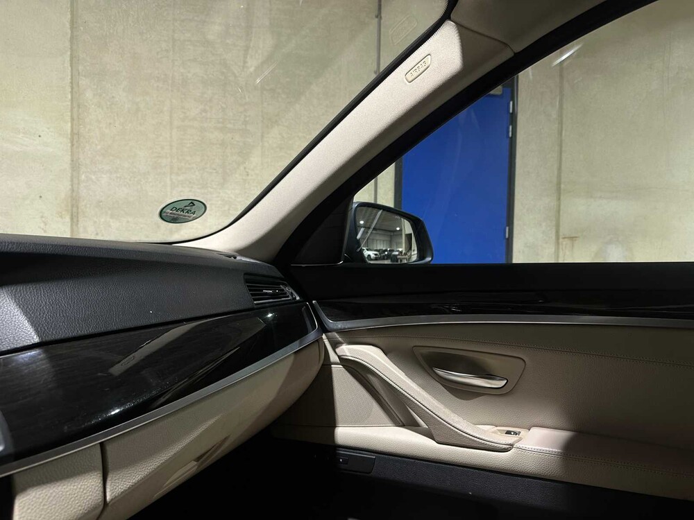 BMW 528i Touring High Executive 258hp 2011 5-Series, 55-PFG-7