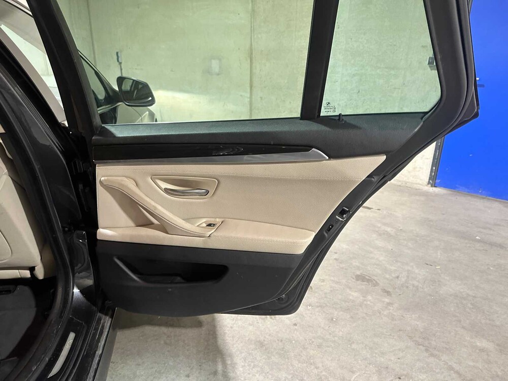 BMW 528i Touring High Executive 258hp 2011 5-Series, 55-PFG-7