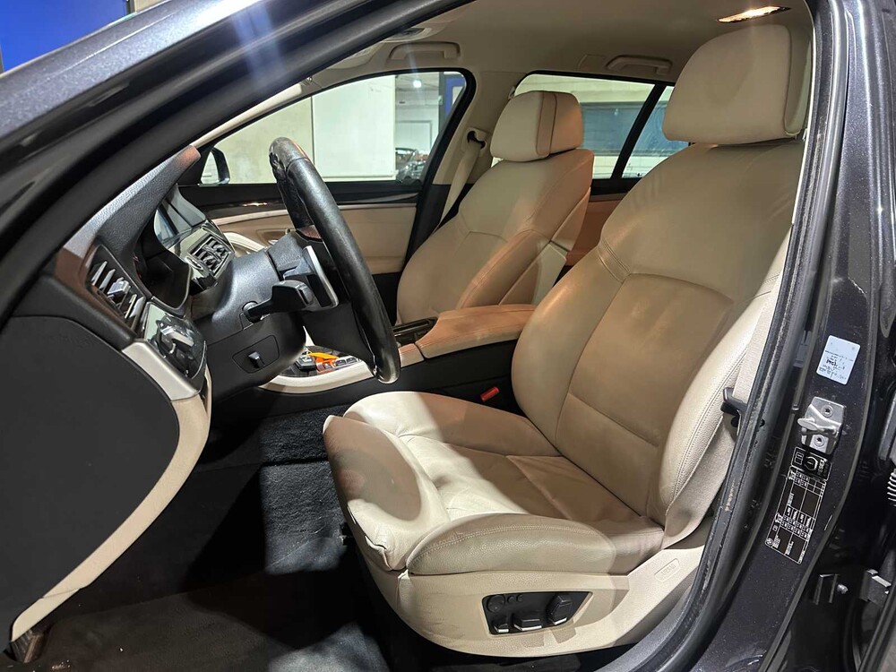 BMW 528i Touring High Executive 258hp 2011 5-Series, 55-PFG-7