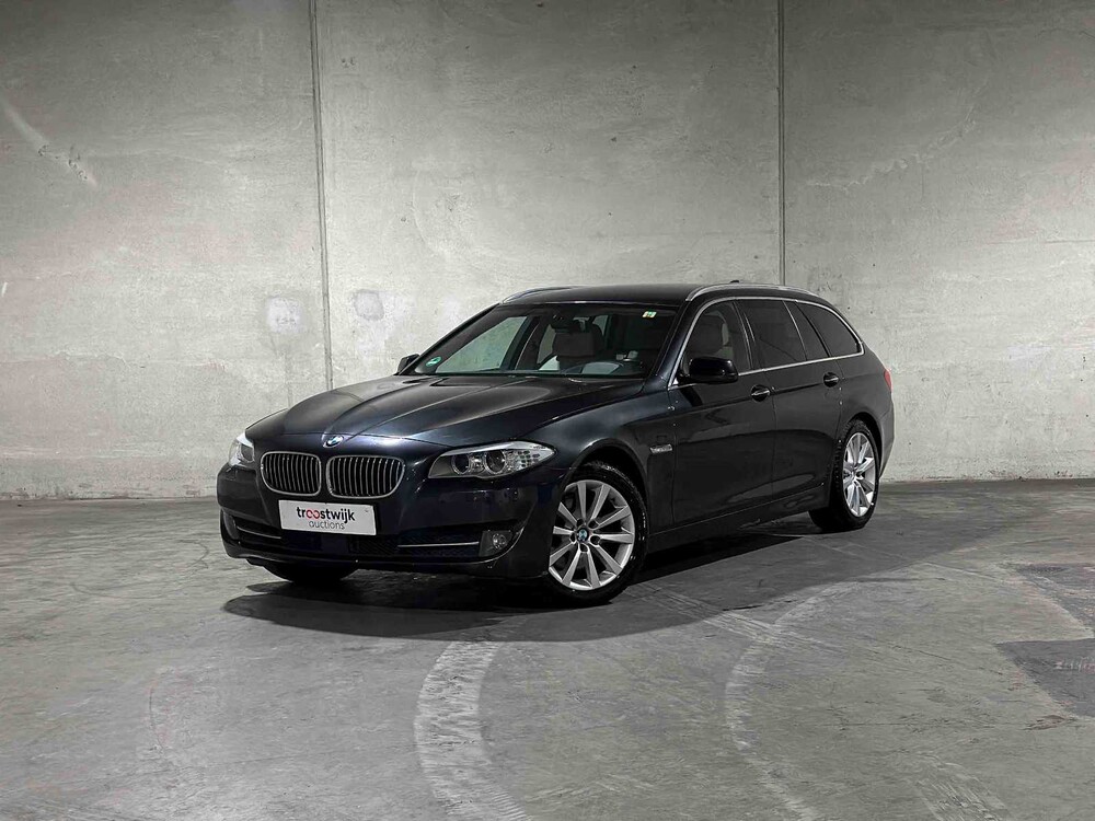 BMW 528i Touring High Executive 258hp 2011 5-Series, 55-PFG-7