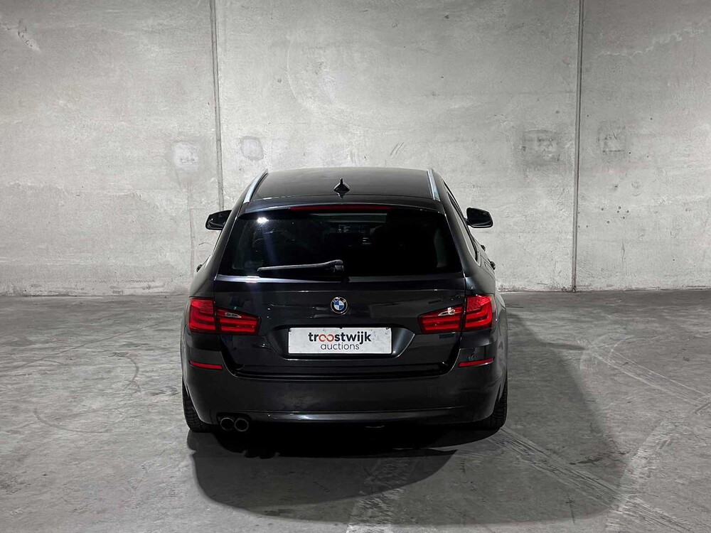 BMW 528i Touring High Executive 258hp 2011 5-Series, 55-PFG-7