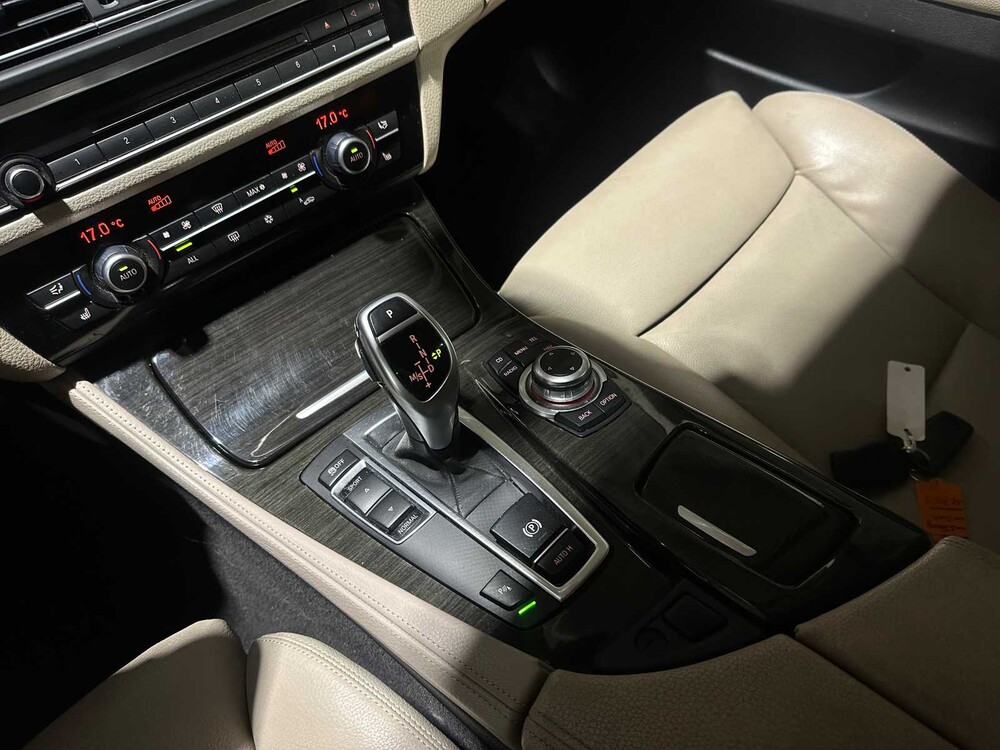 BMW 528i Touring High Executive 258hp 2011 5-Series, 55-PFG-7