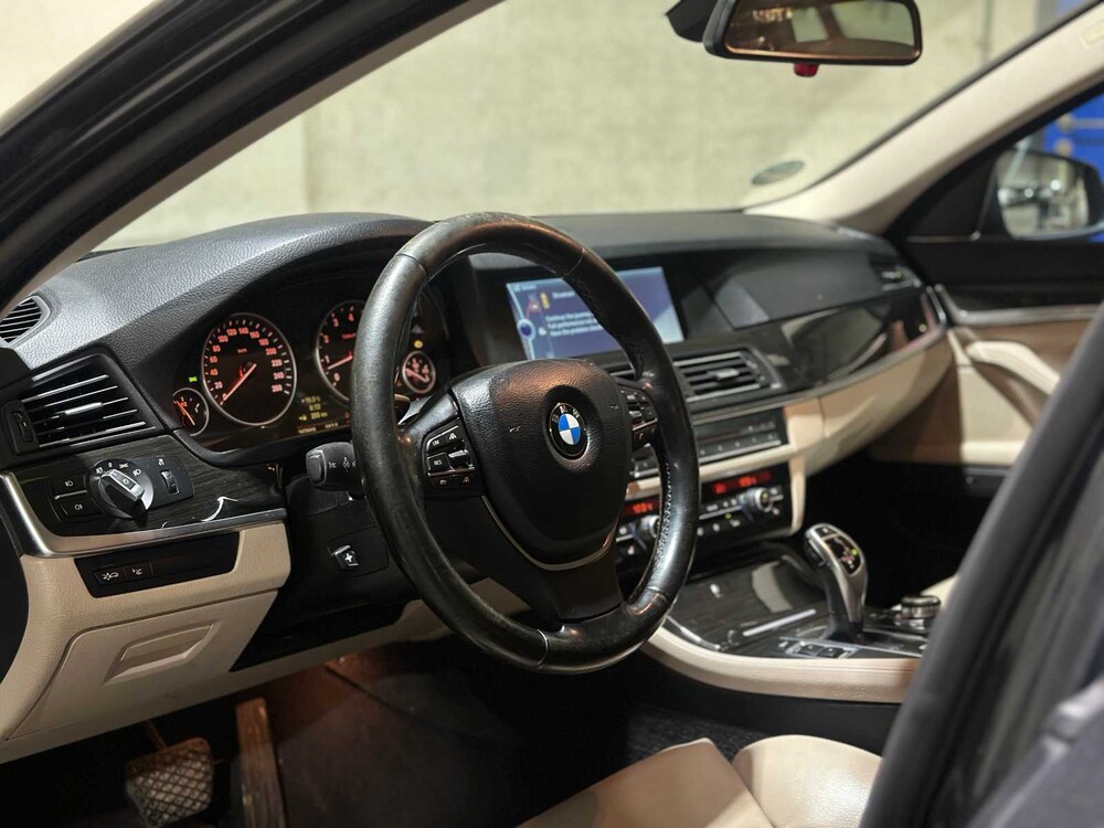 BMW 528i Touring High Executive 258hp 2011 5-Series, 55-PFG-7