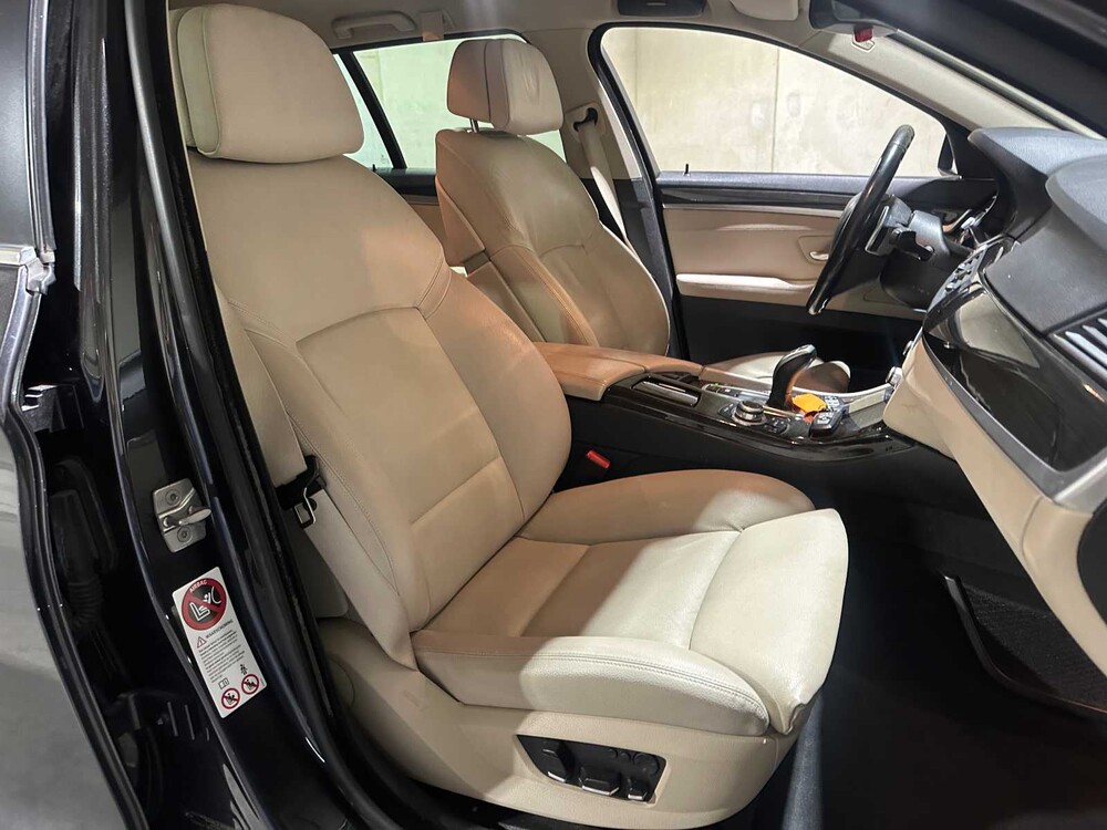BMW 528i Touring High Executive 258hp 2011 5-Series, 55-PFG-7