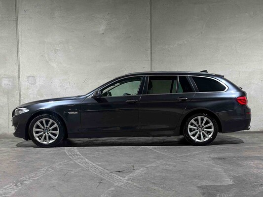 BMW 528i Touring High Executive 258hp 2011 5-Series, 55-PFG-7