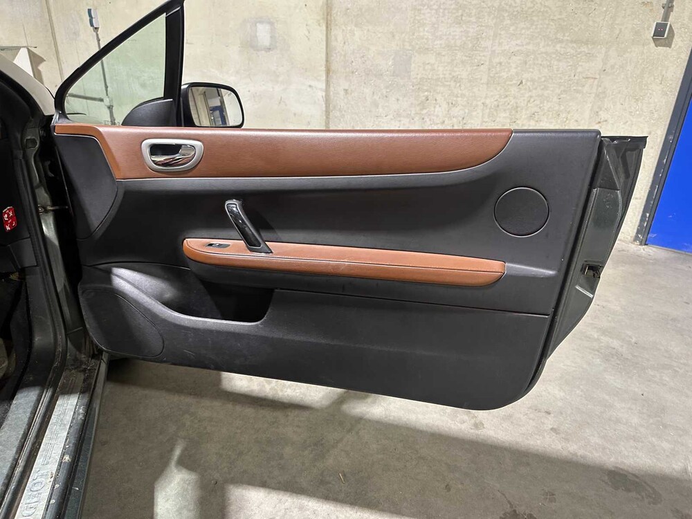 Peugeot 307 CC 2.0-16V 136pk 2005, 96-RB-DR