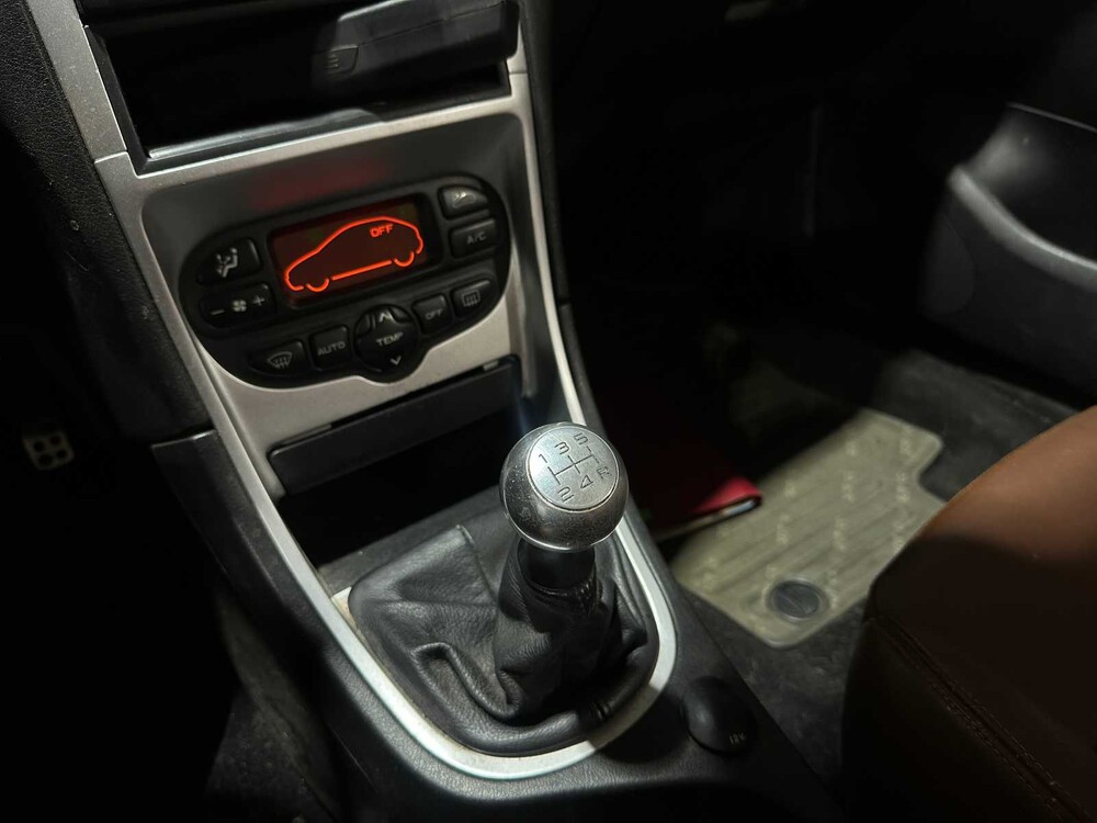 Peugeot 307 CC 2.0-16V 136pk 2005, 96-RB-DR