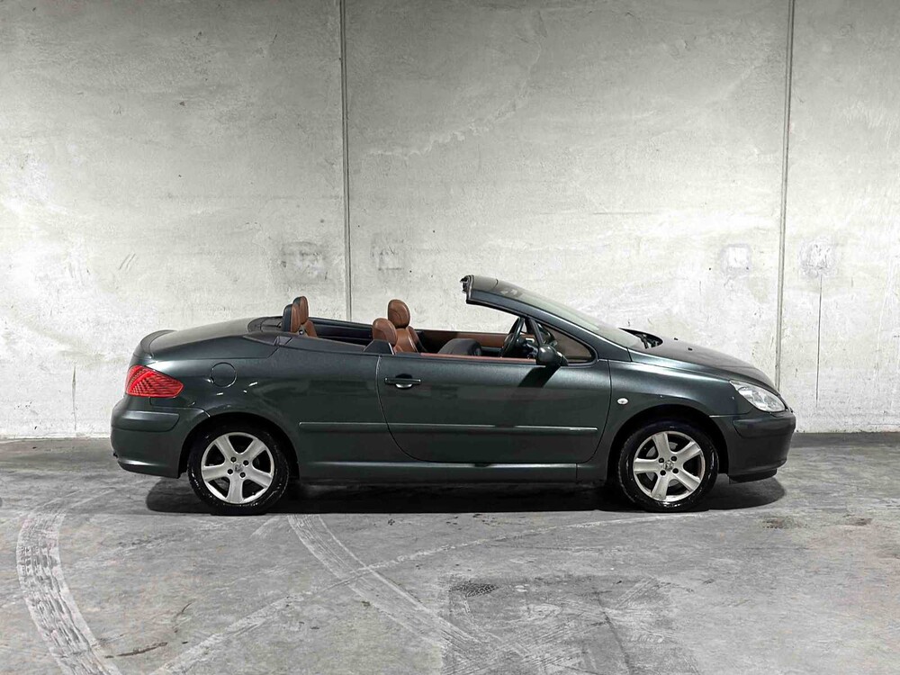 Peugeot 307 CC 2.0-16V 136pk 2005, 96-RB-DR