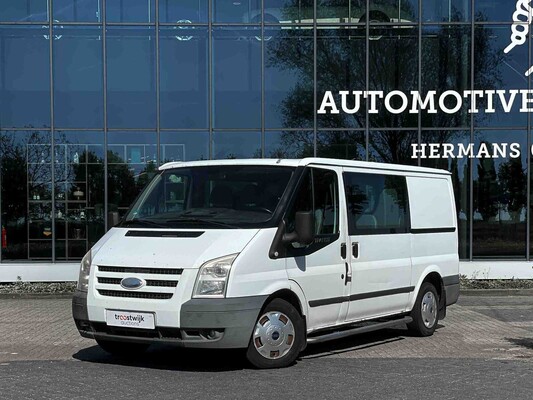 Passenger cars and commercial vehicles in Tiel