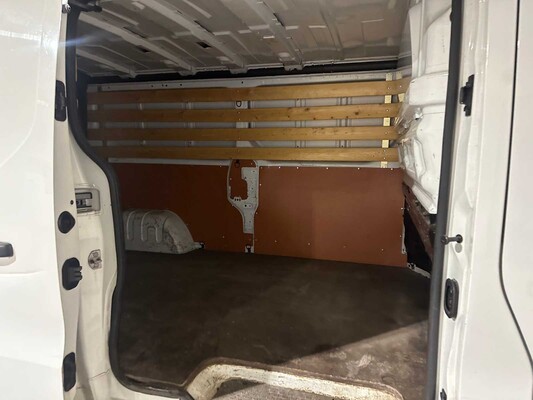 Renault Trafic 1.6 dCi T29 Comfort Commercial Vehicle 121hp 2018, V-070-RL