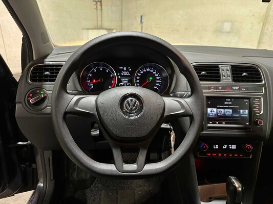 Volkswagen Polo 1.2 TSI Comfortline (Automatic) 90hp 2016, JK-564-N